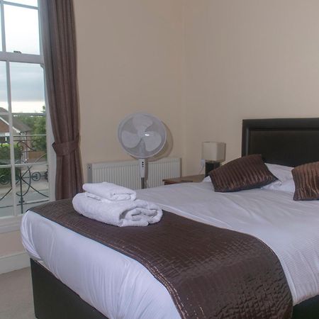 The Lawns Guest House Retford Bagian luar foto